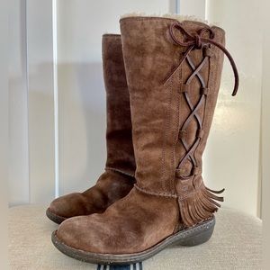 UGG Australia Moccasin style brown suede Boots size 7
